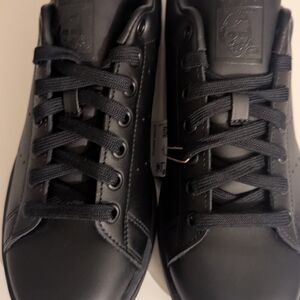 adidas Men's Black Low-Top Sneakers